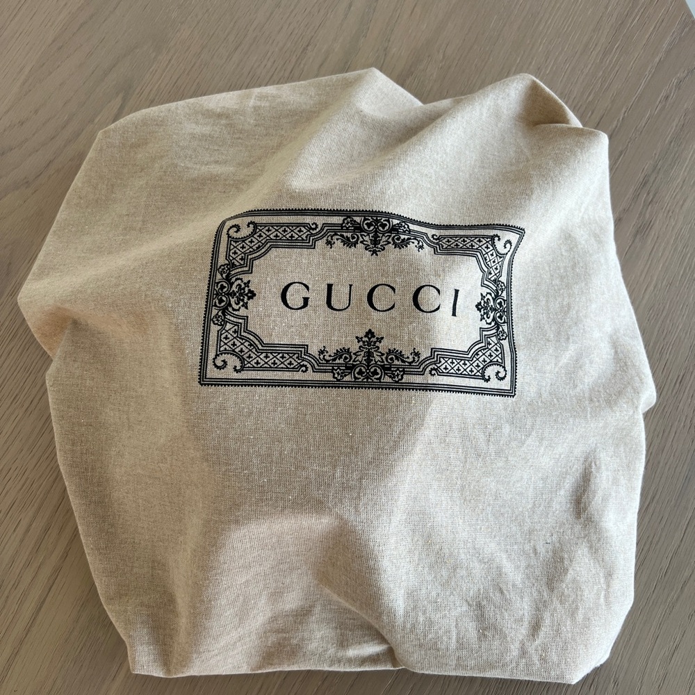 GUCCI Straw Hat Beige with Black Ribbon & Bee - Picture 9 of 9